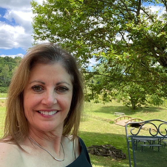 Meet your Posher, Donna - Picture 1 of 1